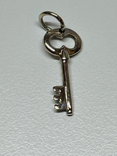 Sterling Silver Skeleton Key Charm Devil's Details